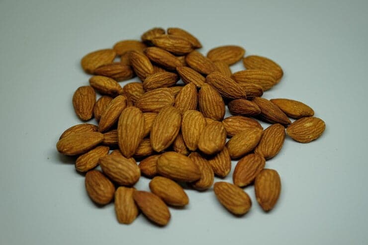 تصویر 2 از قیمت و خرید بادام درختی خام + فروش ارزان